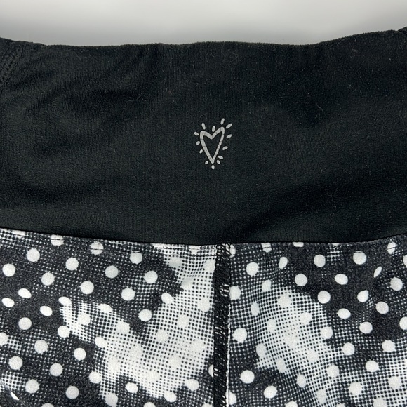 Betsey Johnson Performance Capri Yoga Leggings Black & White Polkadot Sz: M - Picture 4 of 8
